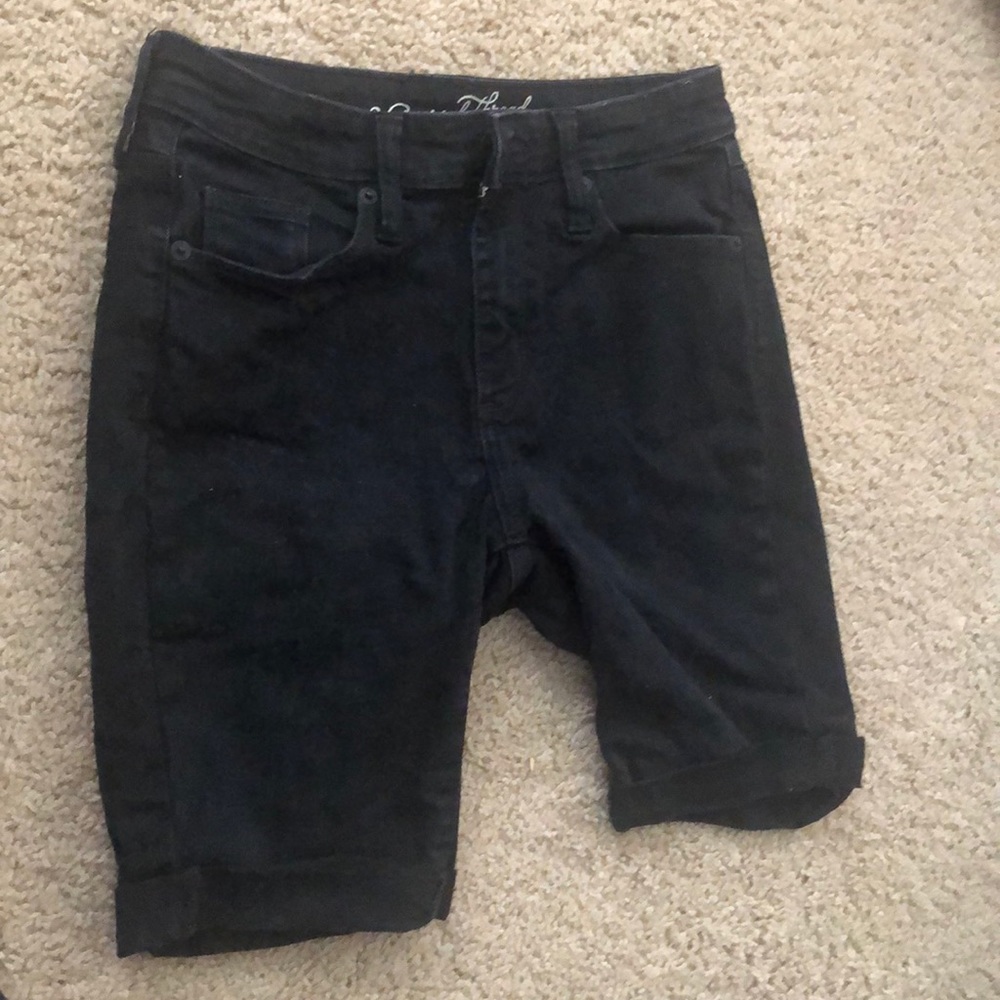 Bermuda black jean shorts